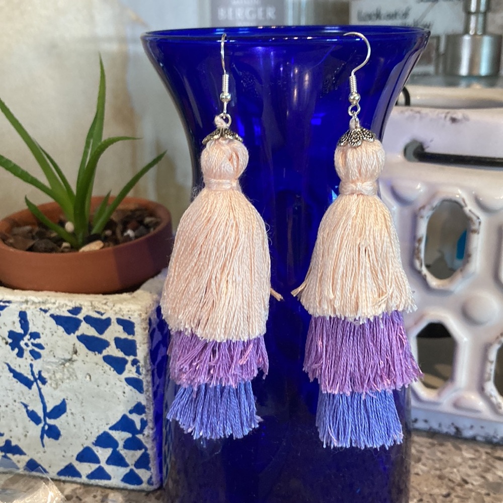 Handmade boho long 3” Lavender Ombré fringe tassel dangl earrings Nickel Free - Picture 1 of 3